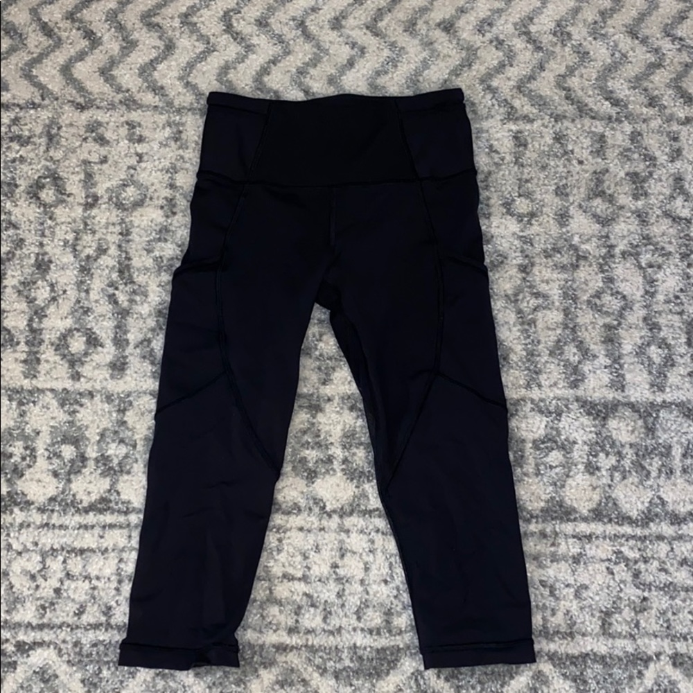 Lululemon black capris